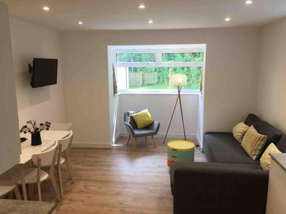 Bright And Spacious Annex Near Lymington With Private Garden Екстериор снимка